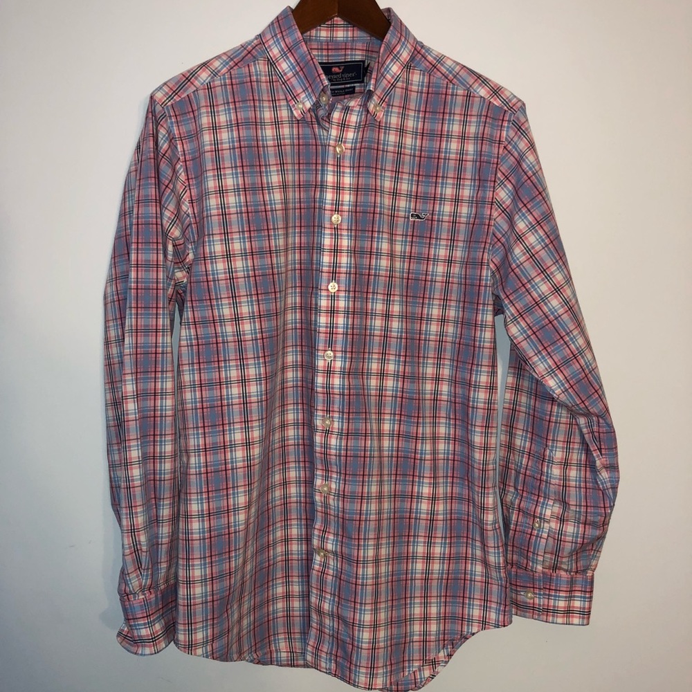 Vineyard vines button down shirt